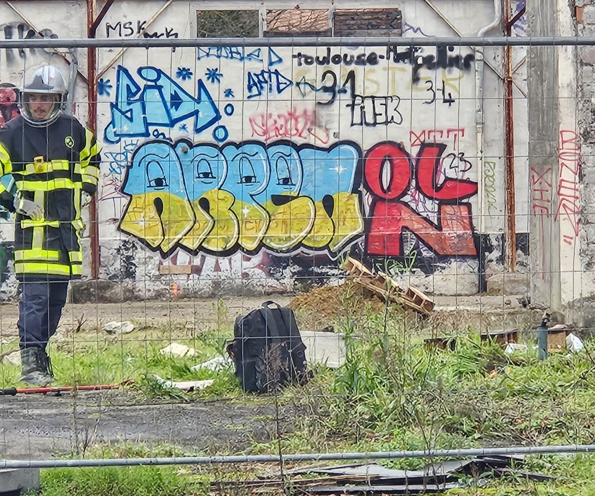 5668011217235106956.jpg (542 KB)