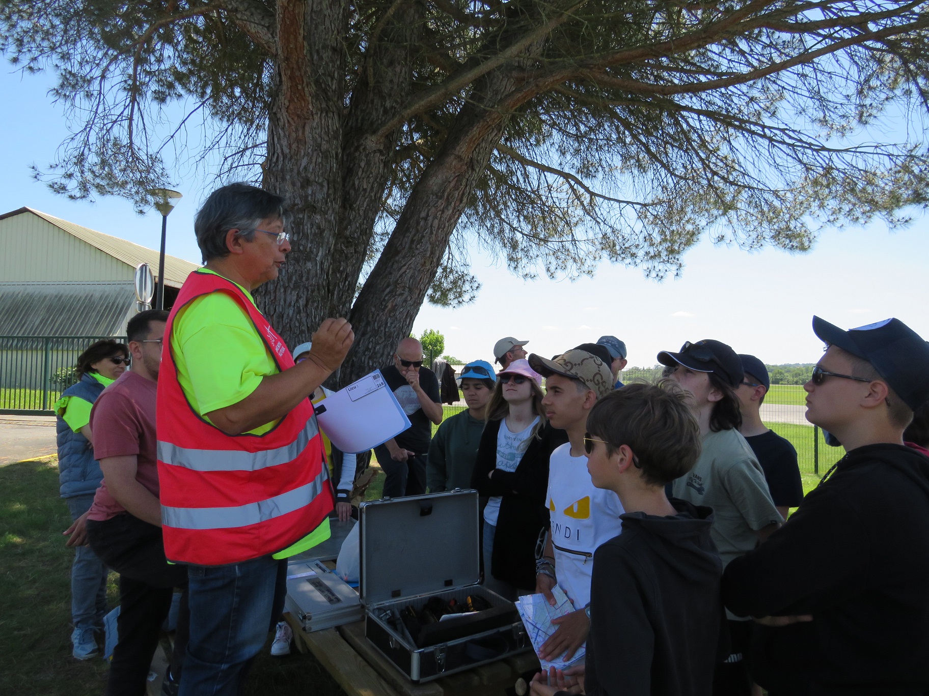 Les Citoyens du Ciel 3 a&eacute;roport Auch-Gers 17 mai 2025.JPG (974 KB)